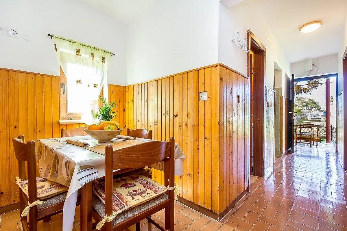 Holiday Home Snjezana Stinjan