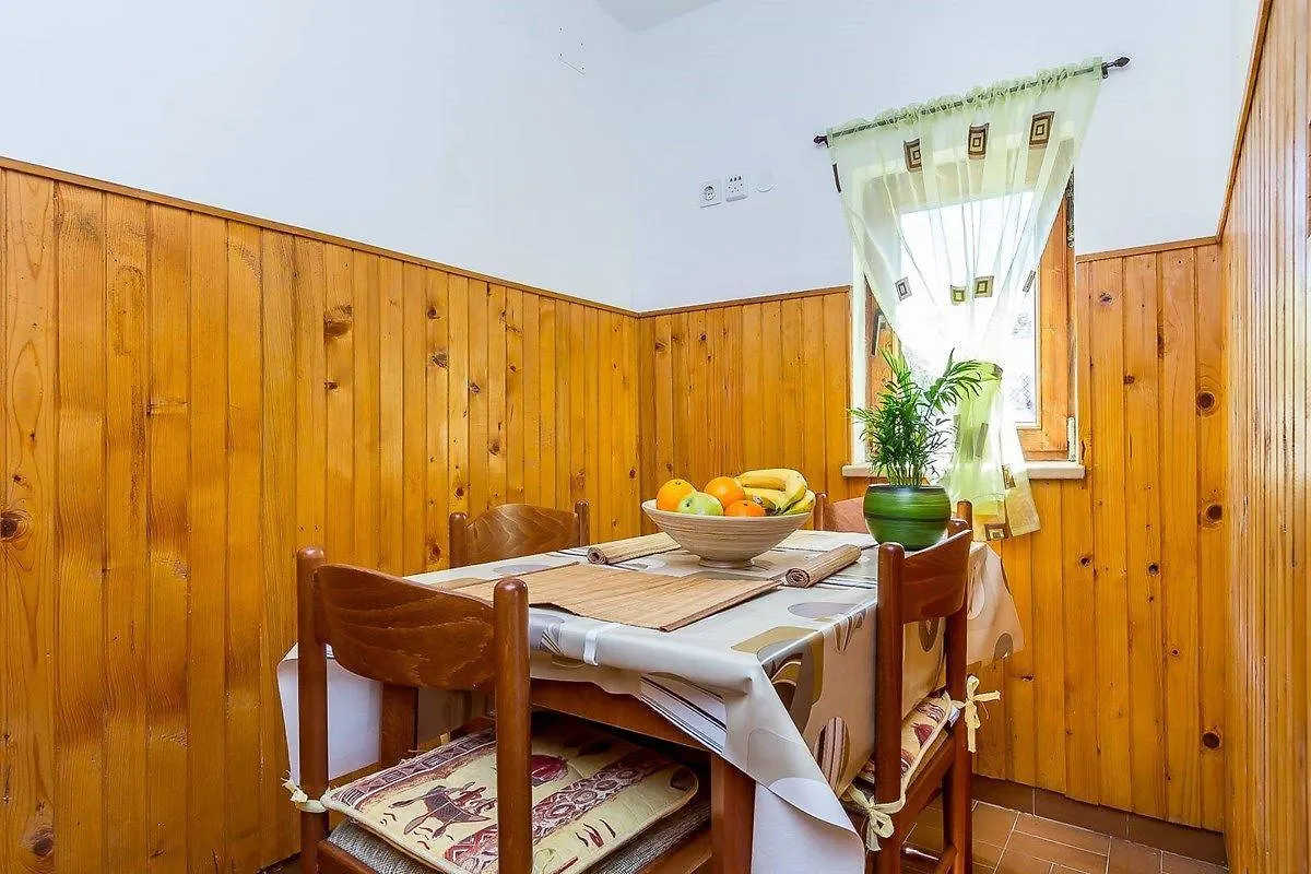 Holiday Home Snjezana Stinjan